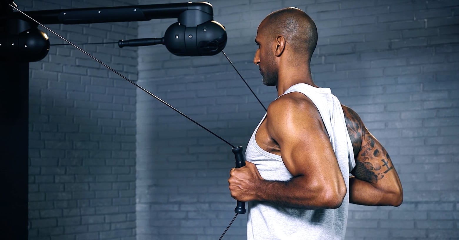 workout on kinesis one - Workout an der Kinesis One - Entrainement sur Kinesis One - EVO Fitness
