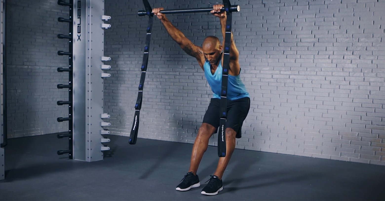 Superfunctional Y - Superfunktionelles Y - Y Super fonctionnel - EVO Fitness