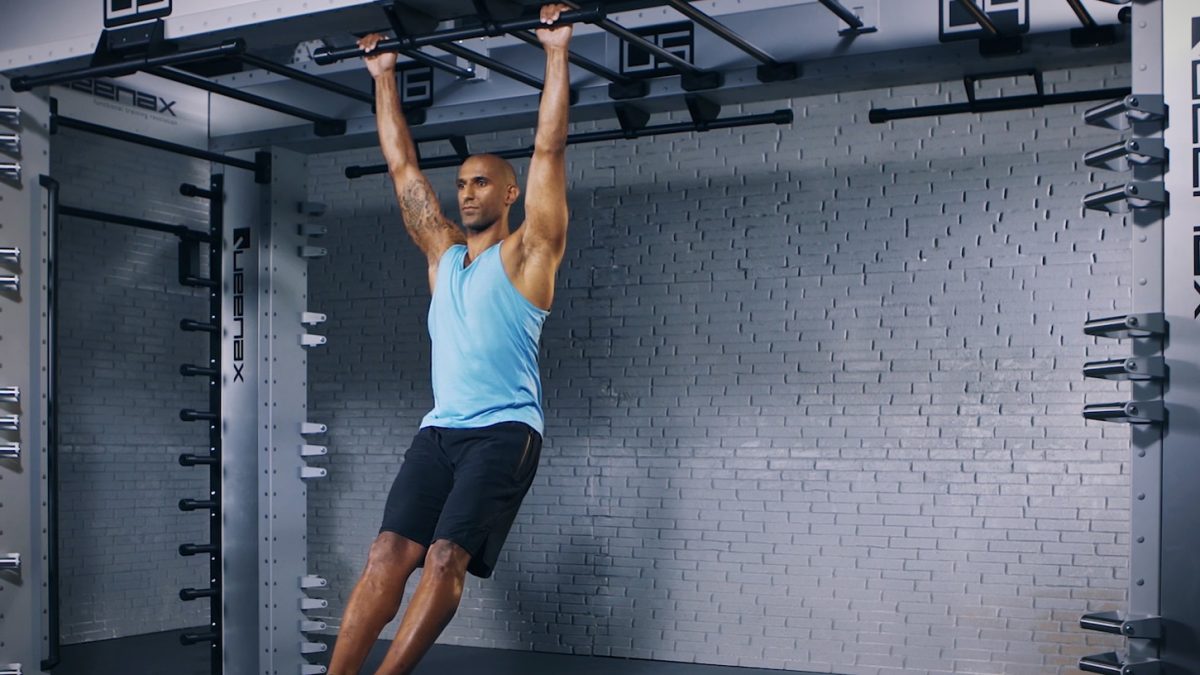 bar hang - suspendu sur barre - EVO Fitness