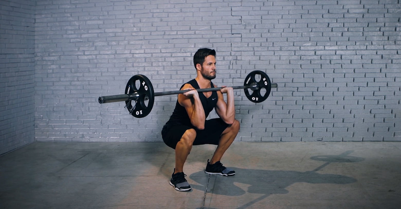 barbell front squat - Squat avant avec haltère - Langhantel Front-Kniebeuge - EVO Fitness