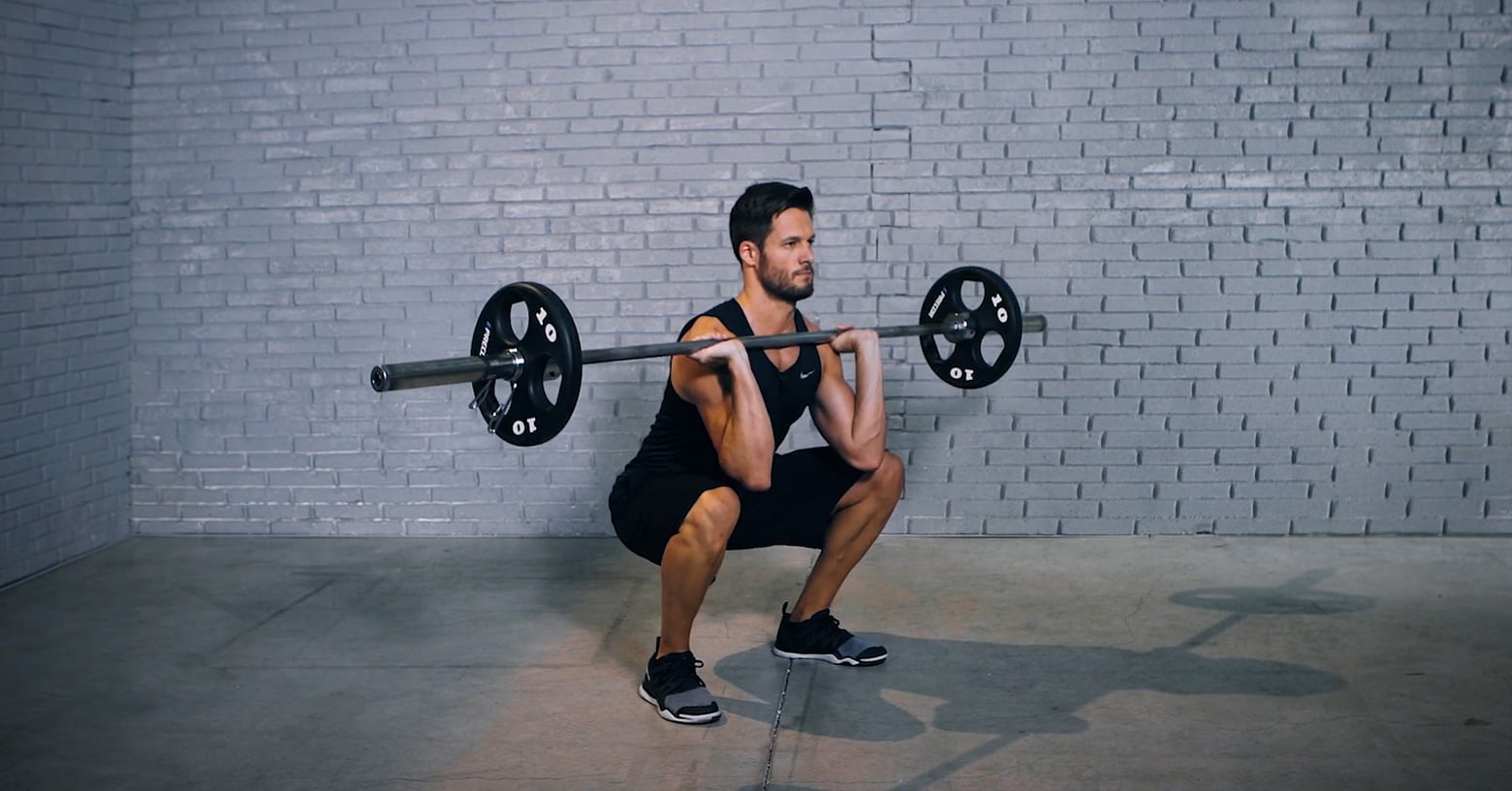 barbell front squat - Squat avant avec haltère - Langhantel Front-Kniebeuge - EVO Fitness