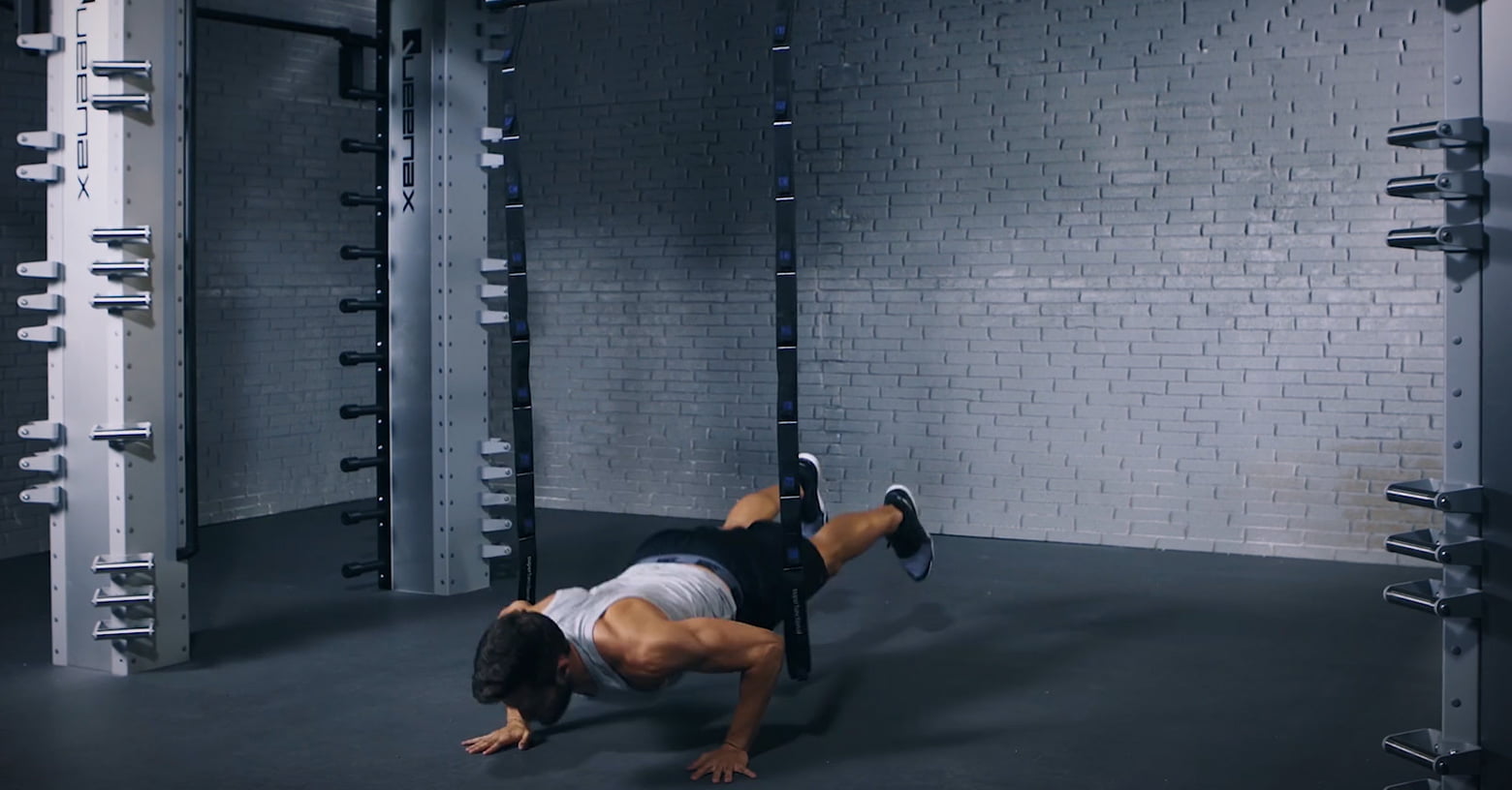 burpee pull-up - Burpee-Klimmzug - EVO Fitness
