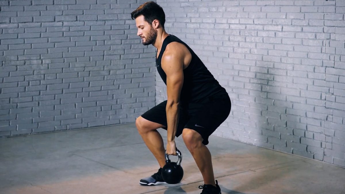 Kettlebell clean and press - clean kettlebell et presse - evofitness