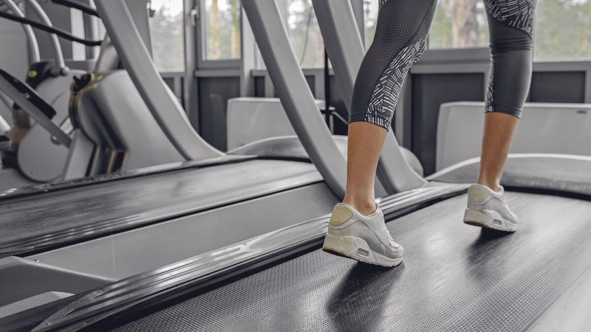 incline walking | marche inclinée